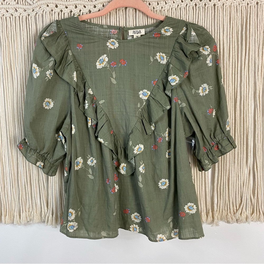ANA Petite Medium NWT Green Floral Boho Ruffled Short Sleeve Top